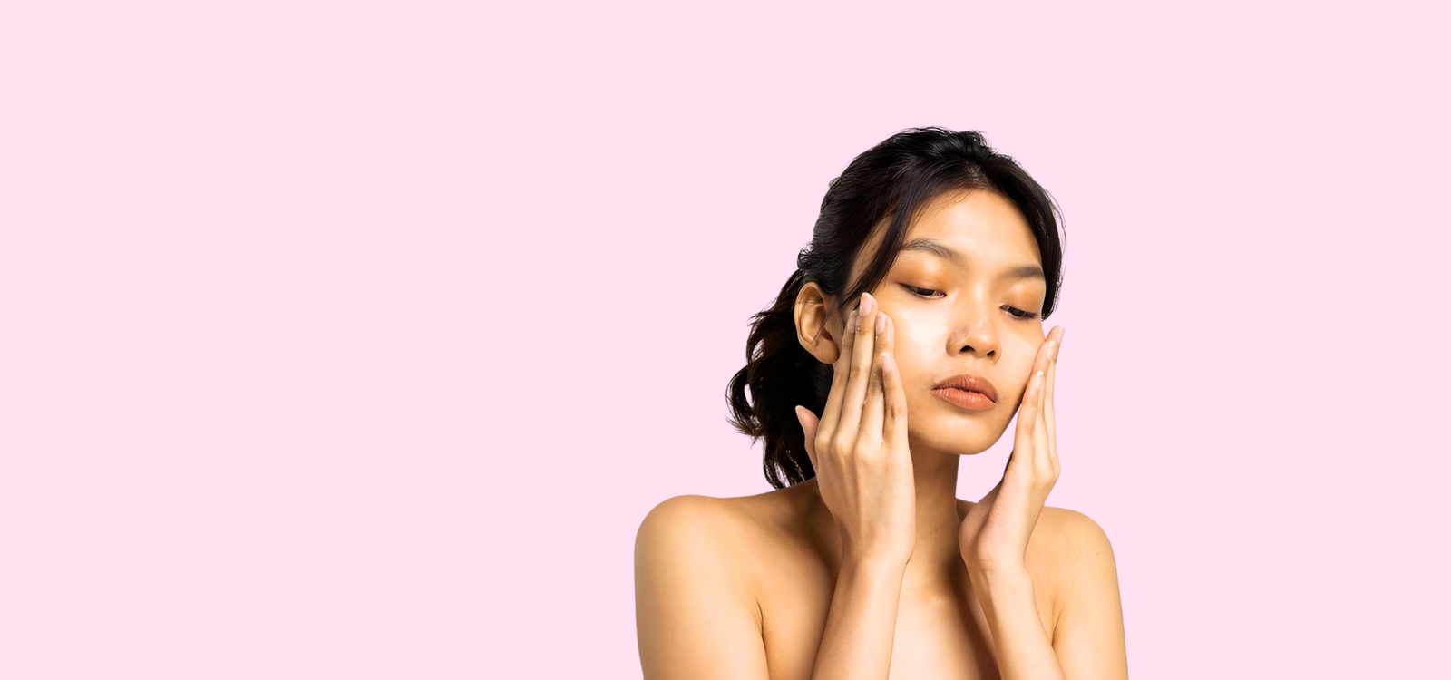 Modelo con look de belleza natural